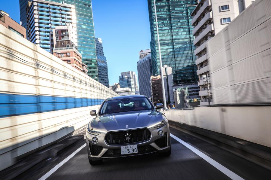 Maserati Levante Trofeo 2018 года  (JP) (фото 3 из 13)
